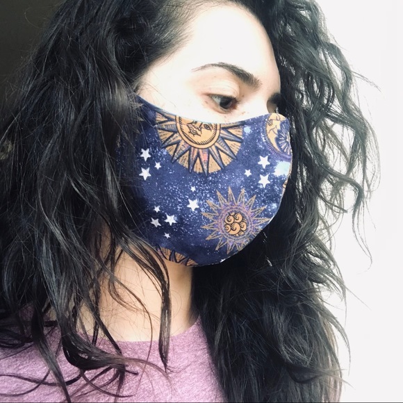 Meet your Posher, Beatriz 🥰 - Picture 2 of 2